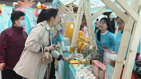 遼寧健康消費百城千店惠民生活動啟動_fororder_黃非健康消費3