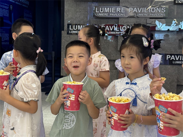 從一粒爆米花到光影世界 第二屆中國(瀋陽)喜劇電影周助力兒童美育啟蒙_fororder_常爆米花1