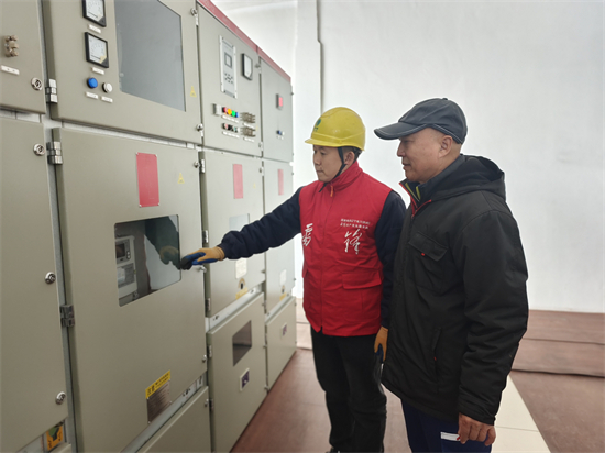 國網鐵嶺供電公司：電力先行暖民心 保障供暖第一栓_fororder_電力供暖2
