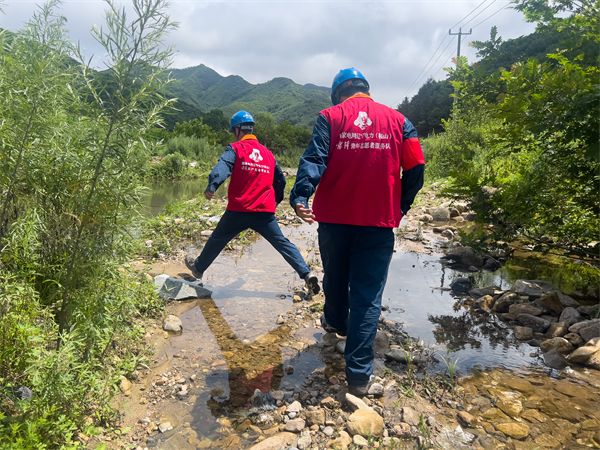 國網遼寧電力：全力打好防汛救災主動仗 保障電網安全電力可靠供應_fororder_國網鞍山供電公司開展10千伏線路防洪區特巡。