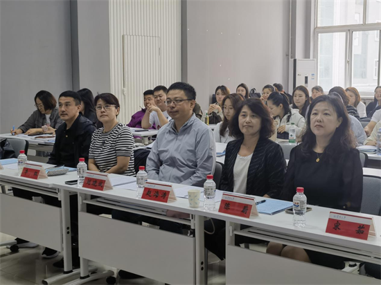 瀋陽大東區“中小學AI賦能教育教學創新實踐工作坊”助力青年教師智慧成長_fororder_大東區“中小學AI1