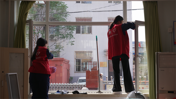 國網瀋陽供電公司：十年一日 守護“折翼天使”_fororder_供電十年3.JPG