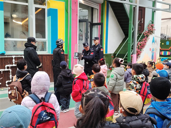 丹東：安全演練進校園 警校攜手助平安_fororder_楊薇丹東