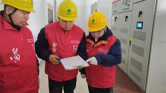 國網鐵嶺供電公司：電力先行暖民心 保障供暖第一栓_fororder_電力供暖1