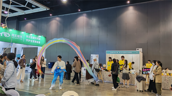 （待核實）遼寧中醫藥大學第二屆中醫藥文化夜市（膏方節）再度火出圈兒 國際教育學院學生參與其中深受歡迎_fororder_楊薇中國醫藥大學5