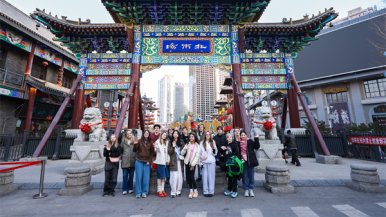 中美青少年研學營走進瀋陽北市場