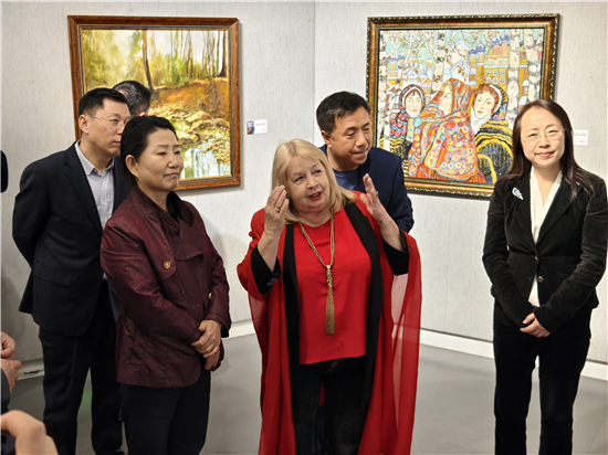 俄羅斯遠東當代油畫作品展在大連啟幕_fororder_02