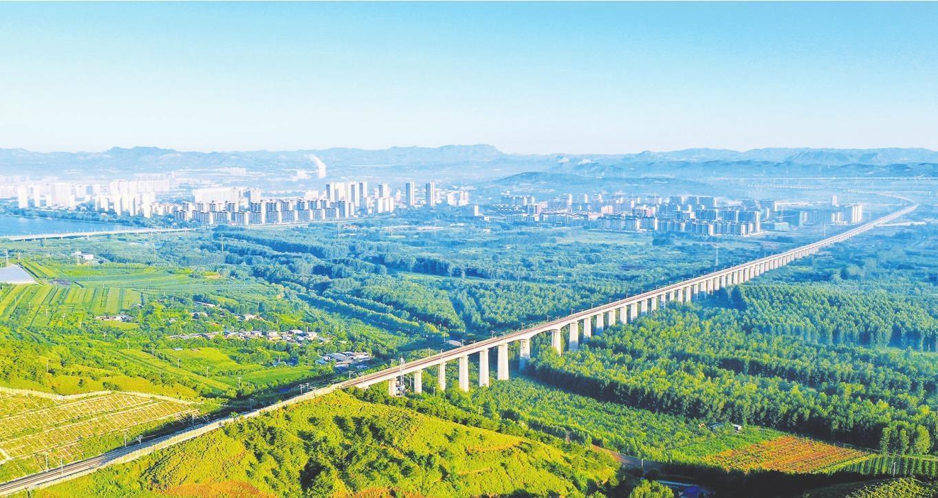 綠水青山入城來