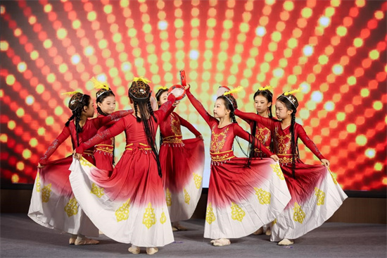 同心聚力 共護未來！中建八局以愛為炬，點亮留守兒童心房_fororder_圖片5