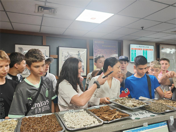 (待審核)“感知中國 魅力遼寧”活動之俄羅斯青少年足球隊大連本溪行活動舉辦_fororder_孫科瑤友協4