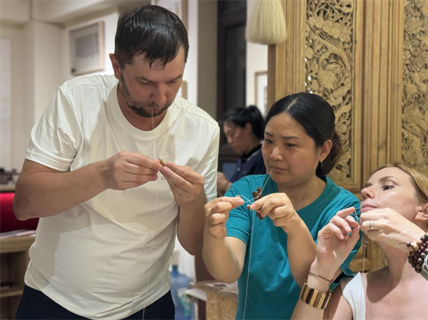 海外博主瀋陽行：稻浪裏的生日歌 筆鋒間的“瀋陽”情_fororder_瀋陽行第三天7