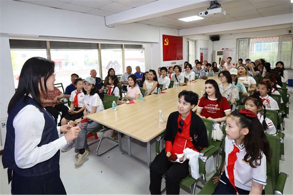 瀋陽：中哈學子共傳雷鋒精神 跨國交流搭建文化橋梁_fororder_中哈3