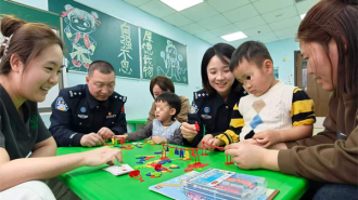 瀋陽出入境邊防檢查站組織開展“關愛孤獨症兒童”主題公益活動_fororder_打馬賽克版