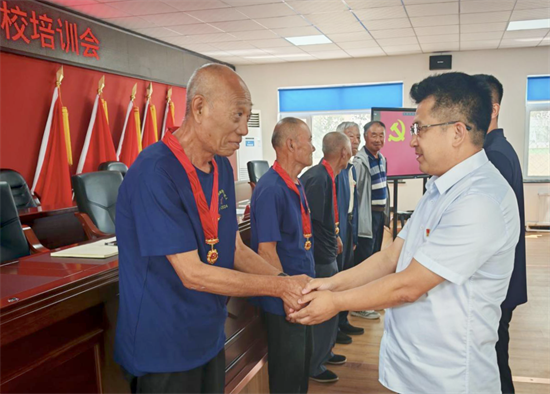 新民市舉辦多彩活動慶“七一”_fororder_新民七一5