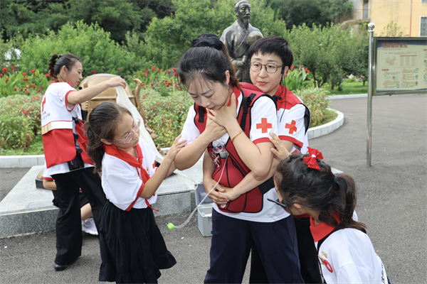 瀋陽市紅十字青少年探秘地震監測一線 沉浸式築牢安全防線_fororder_宋世輝8