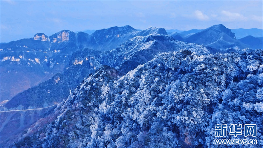 湖北神農架:春雪漫山巒 處處皆詩意_fororder_20250313cb54c5852e0f4638bc2029dc692f8392_20250312fe45e908a81041aea76b02e23db1cfbd