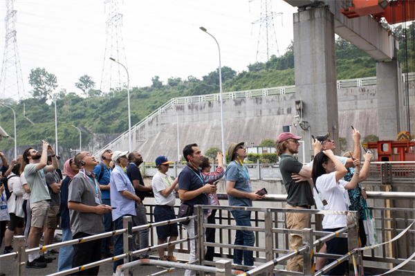 國際大壩委員會代表赴三峽工程開展技術考察_fororder_圖片3