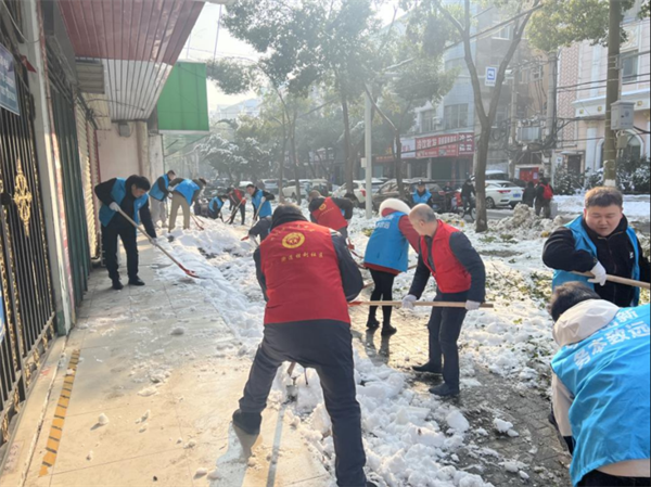 蹚出基層治理新路徑 看孝南車站“銀齡”志願隊如何重塑小區新貌_fororder_微信圖片_20260201163501