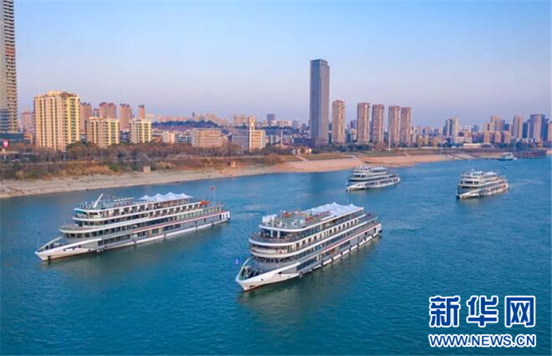 船遊三峽 風光何止“一輪”_fororder_20250923d3ac8d54a82944348831cc48bf59c80c_202509231ad1aa614eba476ea56dcfe4e34ed8ec