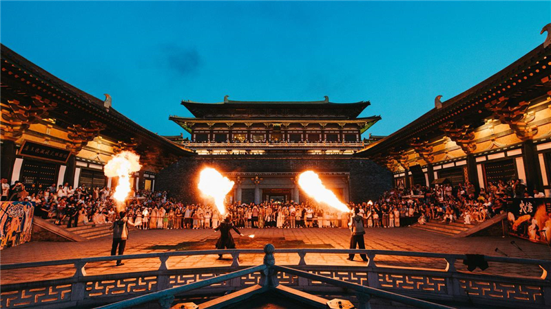 文旅大V探訪夜遊標杆唐城 國風電音潑水節引爆萬人狂歡_fororder_e3d2dc05b6b24324ac2bfdb5d2030653