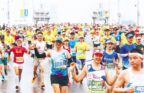 櫻花雨中，4萬跑者共赴春天之約  2025武漢馬拉鬆開啟浪漫與歡樂_fororder_微信圖片_20250324092146