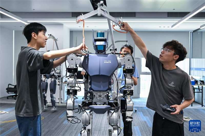 湖北：新生代科研力量助推人形機器人加速成長_fororder_202507018de6a4db5aa547c1965d82e8608b1946_20250701f69e4839eebc421dba1b242fa4a76045