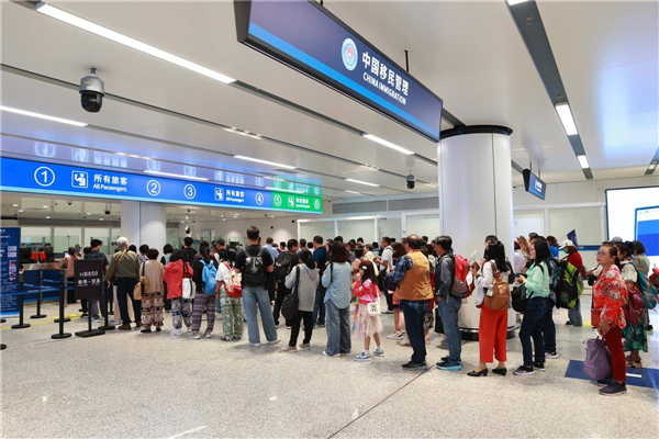 三峽機場口岸出入境客流量創新高 提前75天突破2024年全年水準_fororder_03