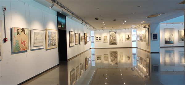 “我們：與時代同行” 湖北省女美術家優秀作品展開展_fororder_圖片3