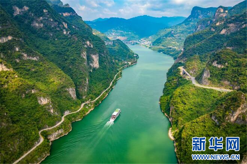 船遊三峽 風光何止“一輪”_fororder_20250923d3ac8d54a82944348831cc48bf59c80c_2025092354d9bac4948d499ea0ab00ce5c7c49b4