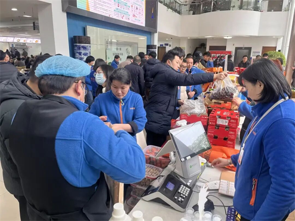 中百倉儲啟動春節保供 用一站式購齊服務守護年夜飯餐桌