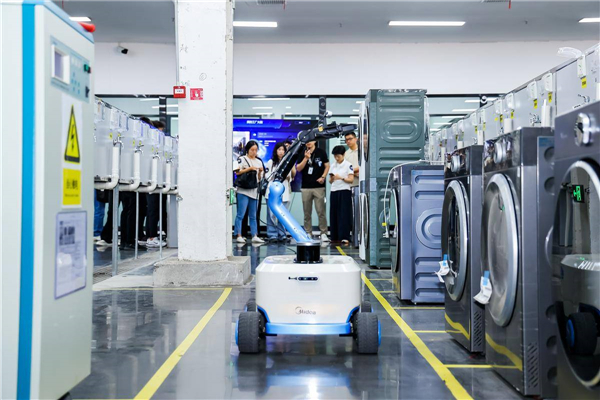 全球首個智慧體工廠落戶荊州_fororder_f9061af35a504160a2ca041dce8b8e44