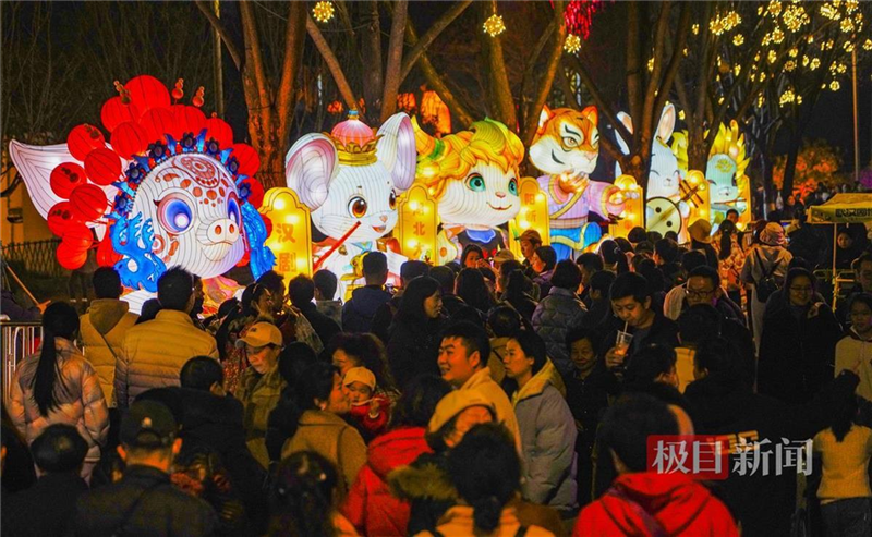 武漢園博園花燈會鋪展長江文化畫卷