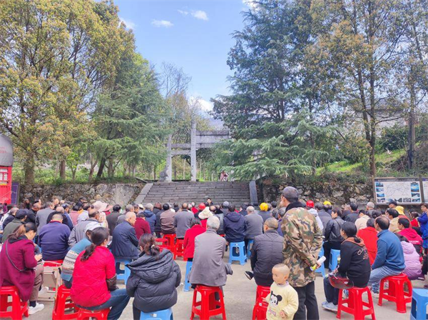 法治課堂搬進村口!長陽漁峽口司法所把“土味”普法講到村民心坎裏