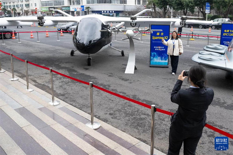 多款eVTOL航空器、人形機器人亮相武漢