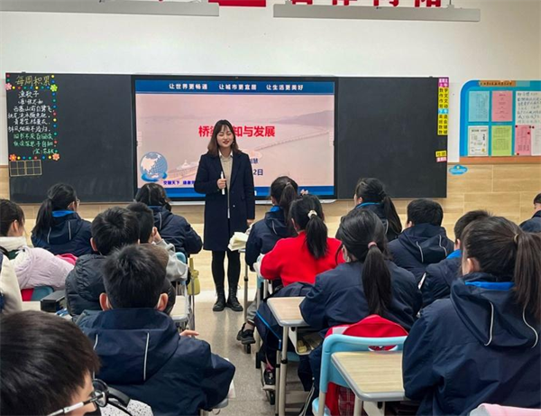 萬名工程師進課堂 企校共築強國夢_fororder_圖片10