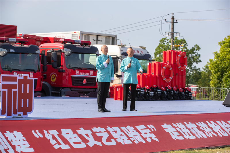 湖北省文聯荊楚“紅色文藝輕騎兵”走進抗洪搶險實戰練兵場(石首)_fororder_微信圖片_20250614160320