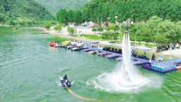 南河小三峽解鎖山水新玩法 水上飛人讓遊客尖叫連連