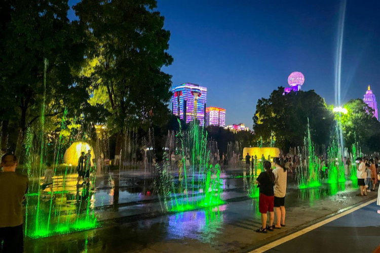 武漢夏夜多重玩法，全免費_fororder_2b57970c43c941db8fd58fa33f4cc5ba