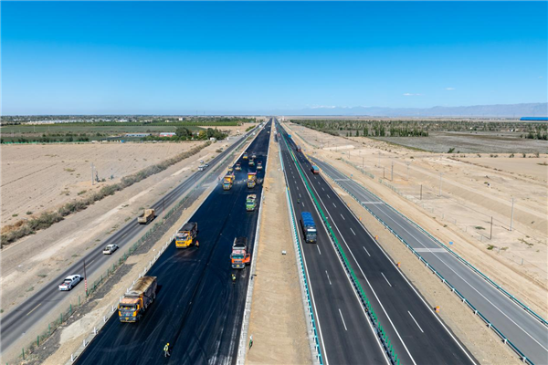 從天山到戈壁 中交二航局築路新疆連絲路_fororder_圖片58