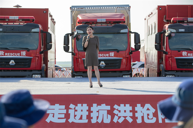 湖北省文聯荊楚“紅色文藝輕騎兵”走進抗洪搶險實戰練兵場(石首)_fororder_微信圖片_20250614160428