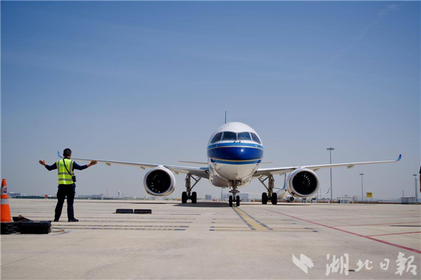 中部首個！三大航均在漢開通C919航線_fororder_b2abd51320c449c480c523e9f214abeb
