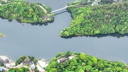 重慶酉陽：舟行綠廊間 山水如畫卷