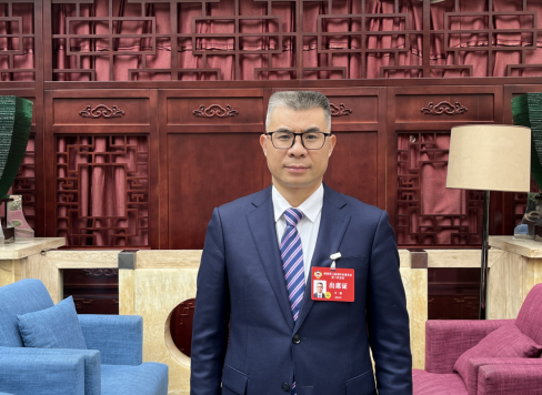 重慶兩會之聲丨市政協委員李敬：制度技術人才“三位一體”助力重慶低空經濟“高飛”