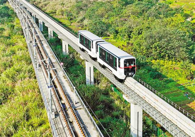重慶江北國際機場單軌捷運系統車輛下線
