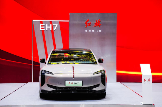 使命共擔 榮耀同行 一汽紅旗向奧運健兒交付紅旗EH7榮耀版