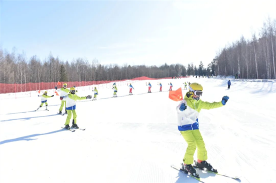 2.76萬人次涌入，安圖雪假首日爆火_fororder_吉林安圖雪假1