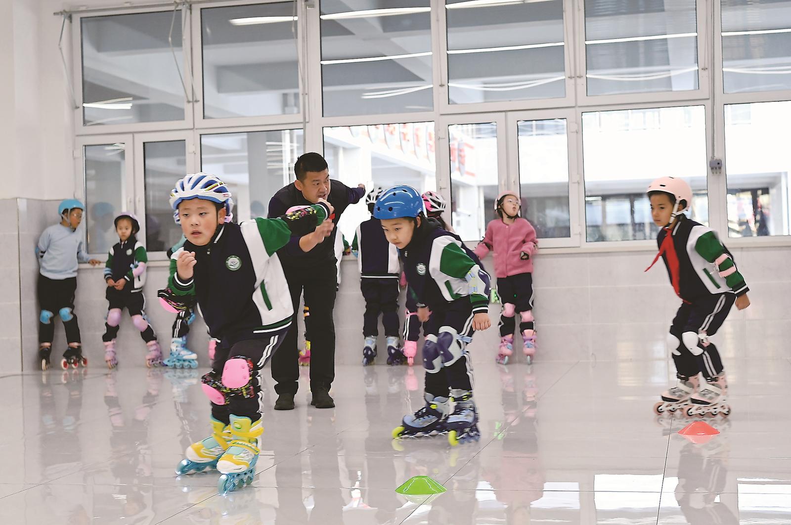 吉林“雪假” 孩子們在冰雪裏玩嗨了！