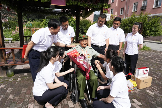 賡續擁軍情懷 白山方大集團35年來堅持慰問抗戰老兵_fororder_吉林方大2