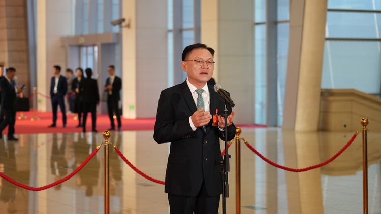 聚焦廣州兩會｜“為人民立法，立人民需要的法”  廣州市第十六屆人大第五次會議舉行首場“代表通道”集體採訪_fororder_圖片7