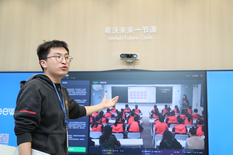 廣州開發區、黃埔區以鏈聚勢加速新型顯示産業聚合發展_fororder_圖片2